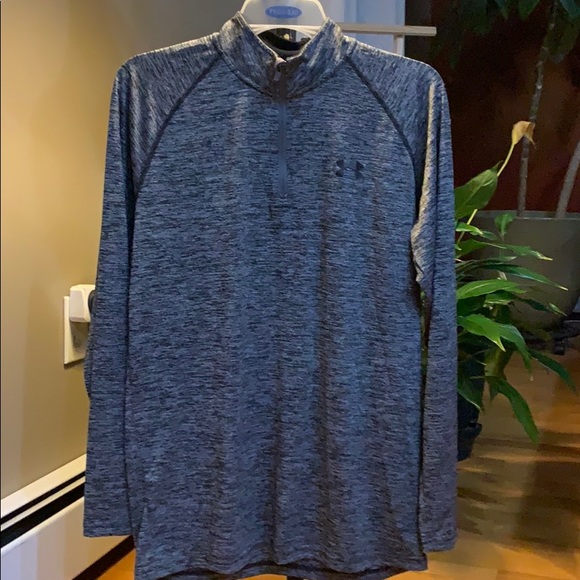 Under Armour Other - Under Armour heatgear Loose Size Small